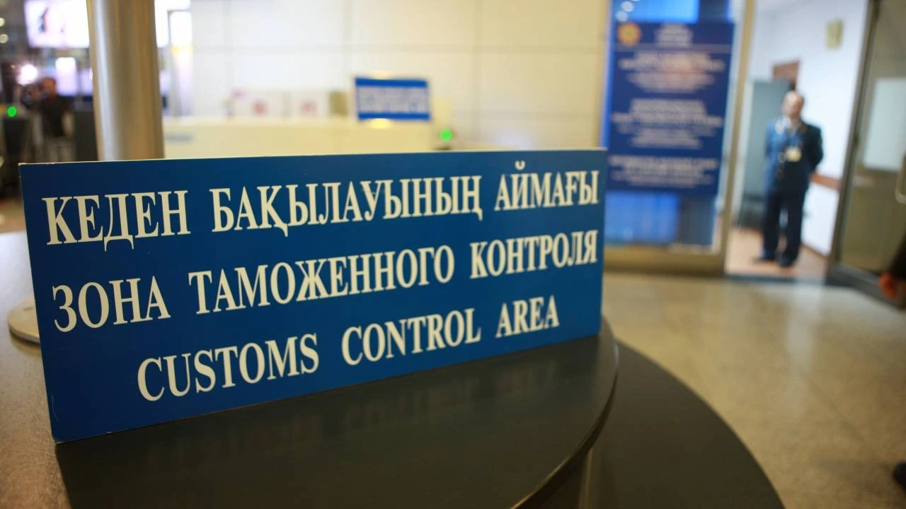 ФТС усилила проверки утильсбора на авто из Казахстана — доначисления из-за ошибок в формуле